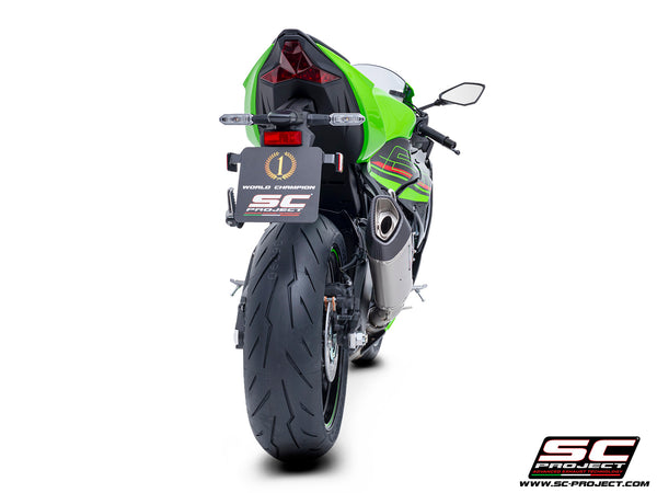 Kawasaki_Ninja-ZX-6R with SC-Project SC1-R titanium exhaust, back view