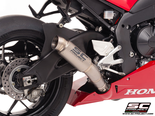 Honda CBR1000RR-R 2025 with SC-Project GP70-R titanium exhaust, detail view