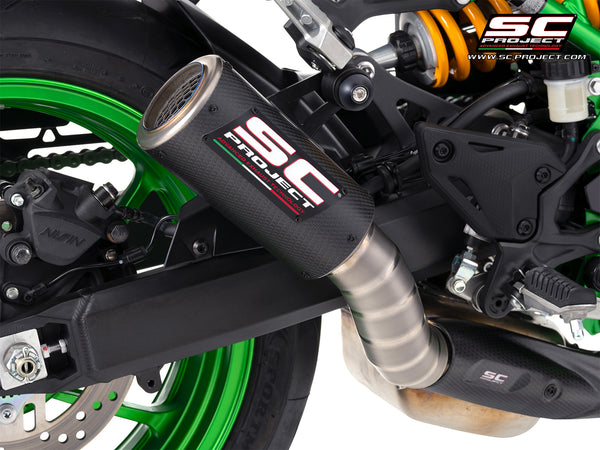 Kawasaki Z900 with SC-Project CR-T M2 Ti -Carbon carbon / titanium fibre  exhaust, with stoneguard grid, detail view