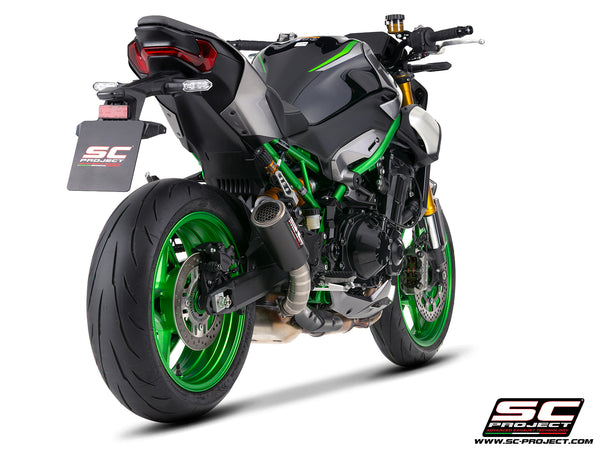 Kawasaki Z900 with SC-Project CR-T M2 Ti -Carbon carbon / titanium fibre  exhaust, with stoneguard grid, back view