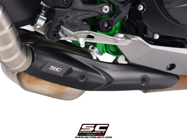 Kawasaki Z900 with SC-Project CR-T M2 Ti -Carbon carbon / titanium fibre exhaust, with stoneguard grid, heatshield protection