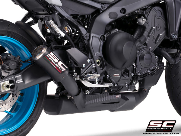 Yamaha MT-09 with SC-Project full exhaust system stainless steel, with CR-T carbon fibre matt black exhaust, with stoneguard grid, detail view