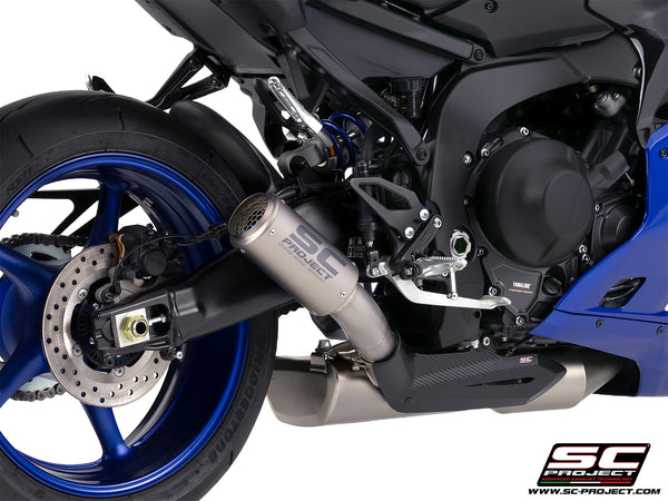 Yamaha R9 with SC-Project full exhaust system stainless steel, with CR-T titanium exhaust, with stoneguard grid, detail view