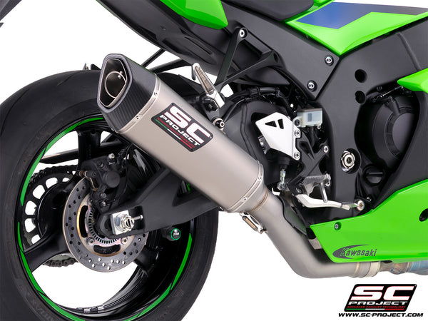 Kawasaki Ninja ZX-10R with SC-Project de-cat link pipe with SC1-R 350 mm titanium exhaust, detail view