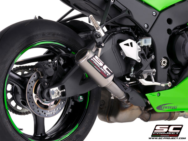 Kawasaki Ninja ZX-10R with SC-Project CR-T titanium exhaust, detail view