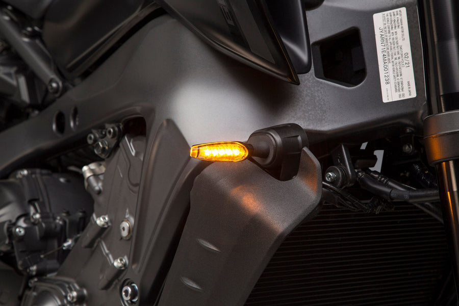 MT-09 21-26 Front Turn Signal Mount Plates