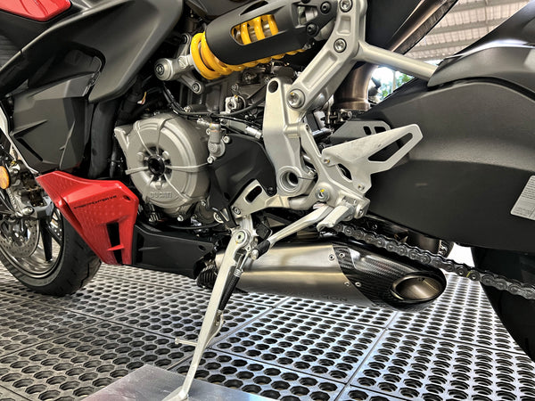 Ducati V2 Panigale & Streetfighter Titanium Belly Slip-On 2020-2024