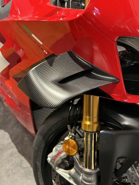 carbon fiber winglets Ducati Panigale V4 image 3