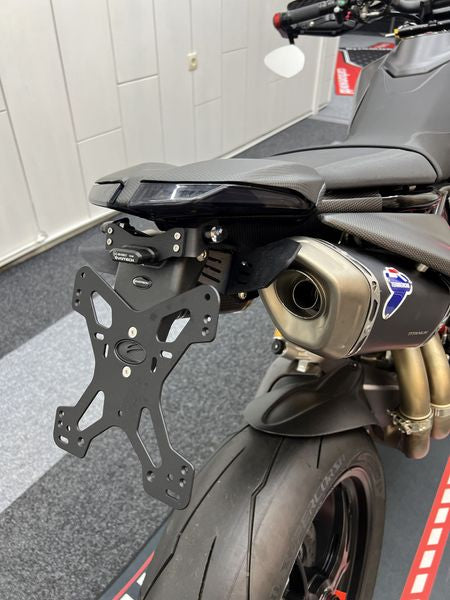 tail cover carbon for Ducati Hypermotard 950 image 6
