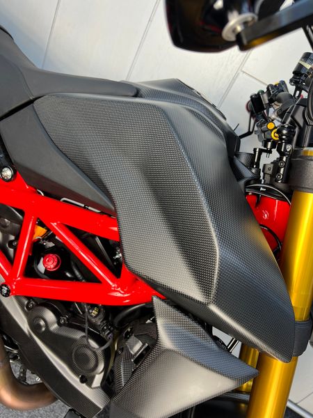 fuel tank side panels carbon for Ducati Hypermotard 950 image 9