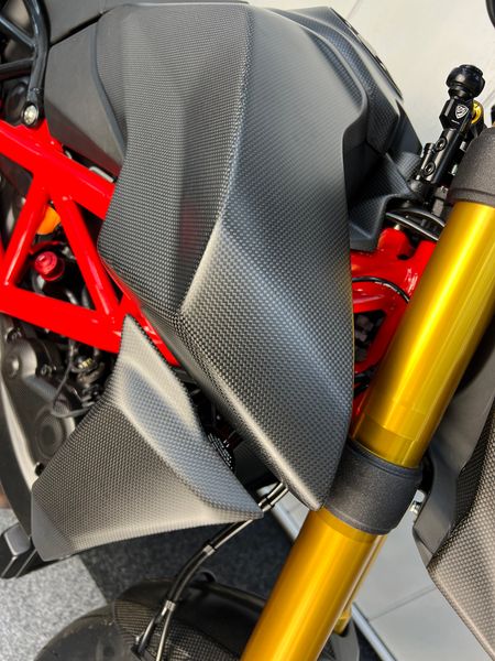 fuel tank side panels carbon for Ducati Hypermotard 950 image 10