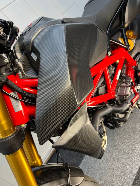 fuel tank side panels carbon for Ducati Hypermotard 950 image 8