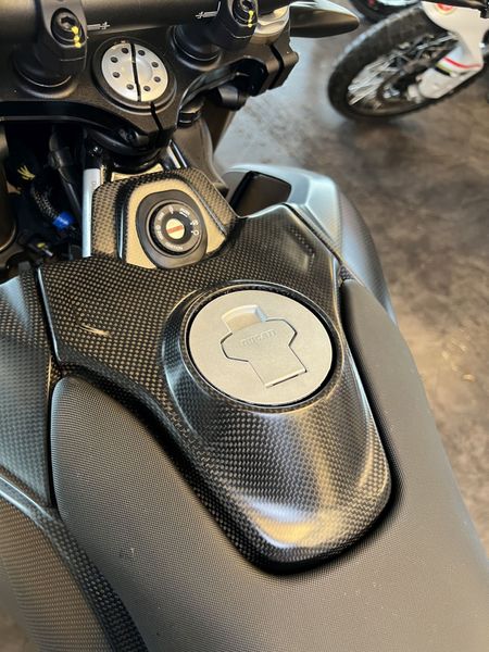 tankcover carbon for Ducati 698 Mono image 5