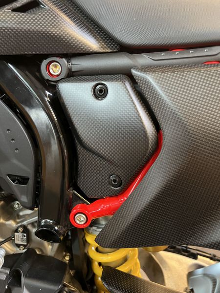 small side covers carbon fiber Ducati 698 Mono image 3