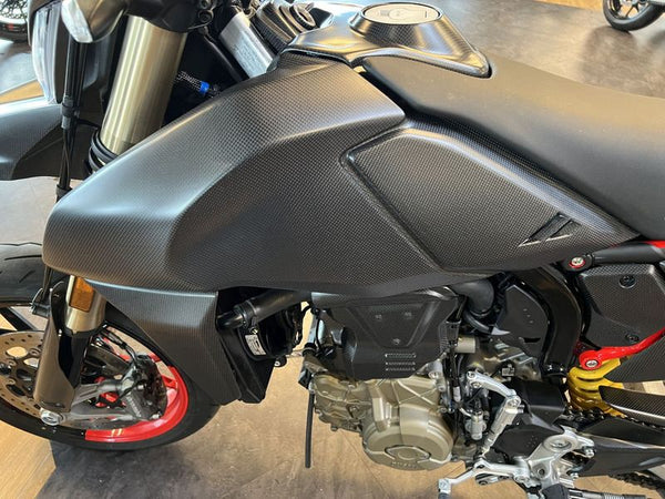 fuel tank panels carbon fiber Ducati 698 Mono image 5