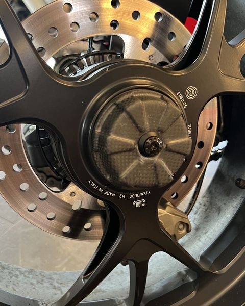 carbon plug rear axle Ducati Streetfighter V4 Panigale V4 image 6