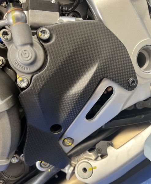 sprocket cover carbon Ducati Streetfighter V2 image 2