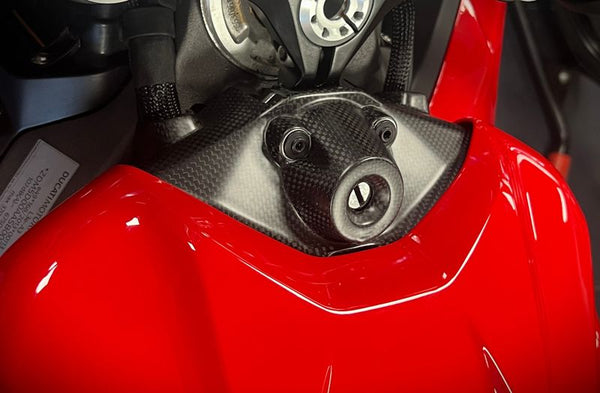 key guard carbonfiber Ducati Panigale V4 2025- image 6