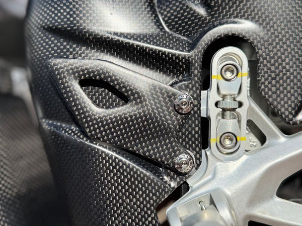 heelguards carbonfiber Ducati Panigale V4 2025- image 6