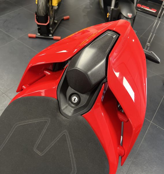 small seatcover carbonfiber Ducati Panigale Streetfighter V4 2025- image 5