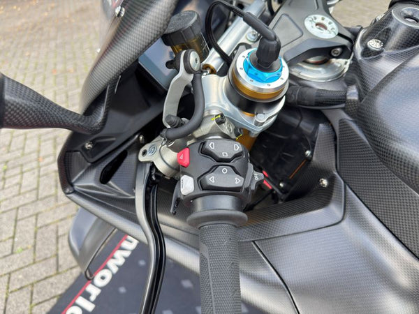 innner side covers carbonfiber Ducati Panigale V4 2025- image 8