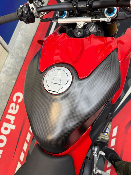 fuel tank cover carbonfiber Ducati Panigale Streetfighter V4 2025- image 6