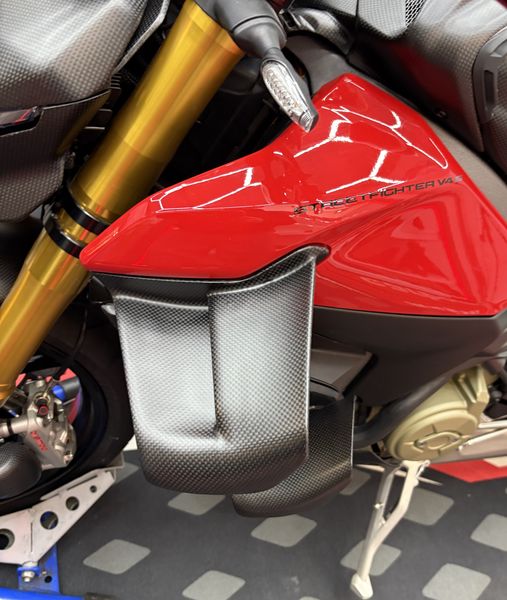 upper wings carbonfiber Ducati Streefighter V4 2025- image 6