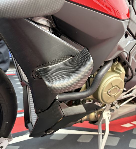 lower wings carbonfiber Ducati Streetfighter V4 2025- image 3
