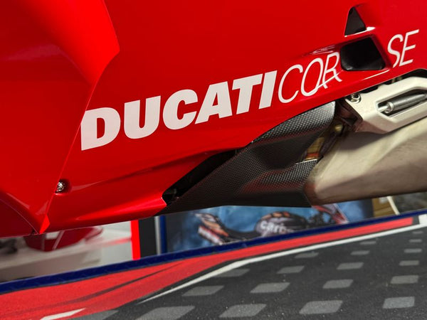 carbon fiber lower fairing cover Ducati Panigale V4 2025- image 4