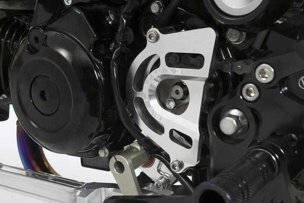 OVER Racing Sprocket Cover with Shift Shaft Support Silver GROM(21-)/Monkey125(21-)/DAX125(22-23)(24-) | 57-223-11 image 1