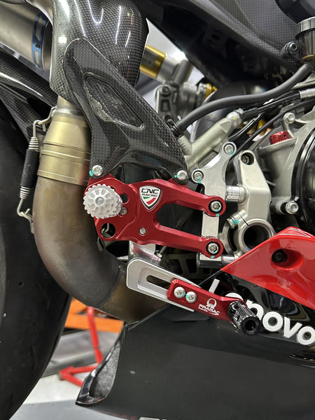 CNC RACING | Adjustable rearsets RPS Ducati SBK Panigale series Team Pramac MotoGP Limited Edition