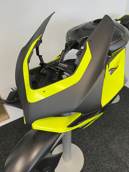 headlight fairing carbon Ducati Panigale V4 image 4