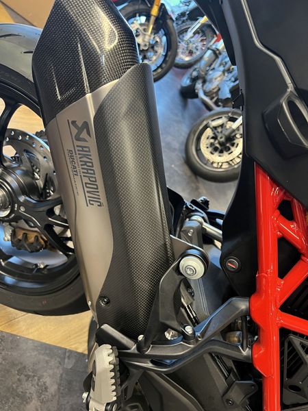 Akrapovic exhaust protection carbon for Ducati Multistrada V4 image 4