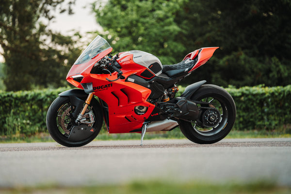 CNC RACING | Adjustable rear sets RPS Ducati Panigale V4 - Carbon