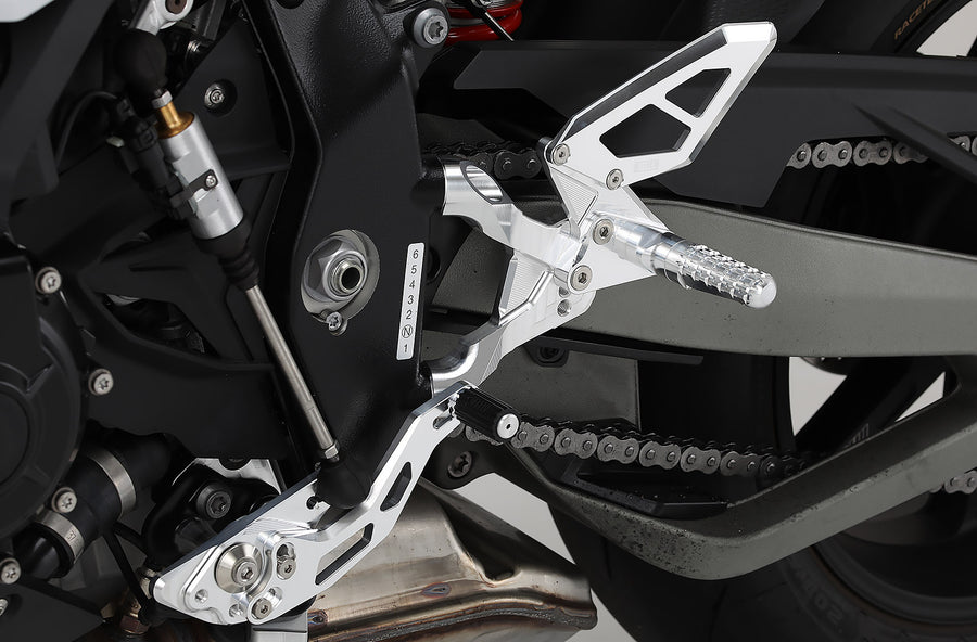 AELLA Adjustable Rearset Kit "Sports" type (S1000RR '19~): White/Black AE-10092