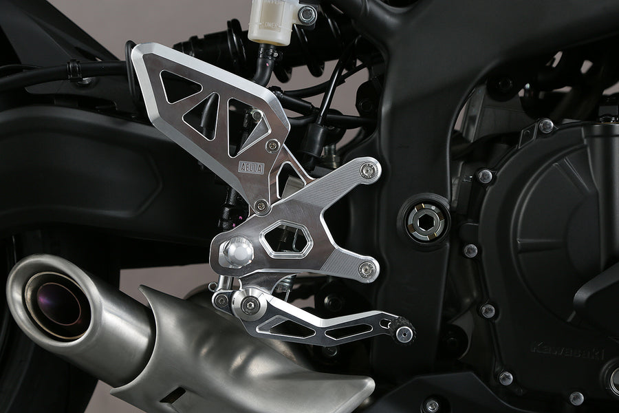 AELLA Adjustable Rearset Kit (ZX-25R/4R): White/Black AE-10096