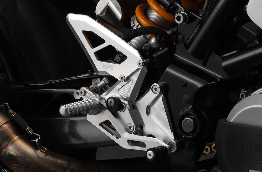 AELLA Adjustable Rearset Kit (only for G310R racing muffler equipped vehicles):Not anodized AE-10101 PO