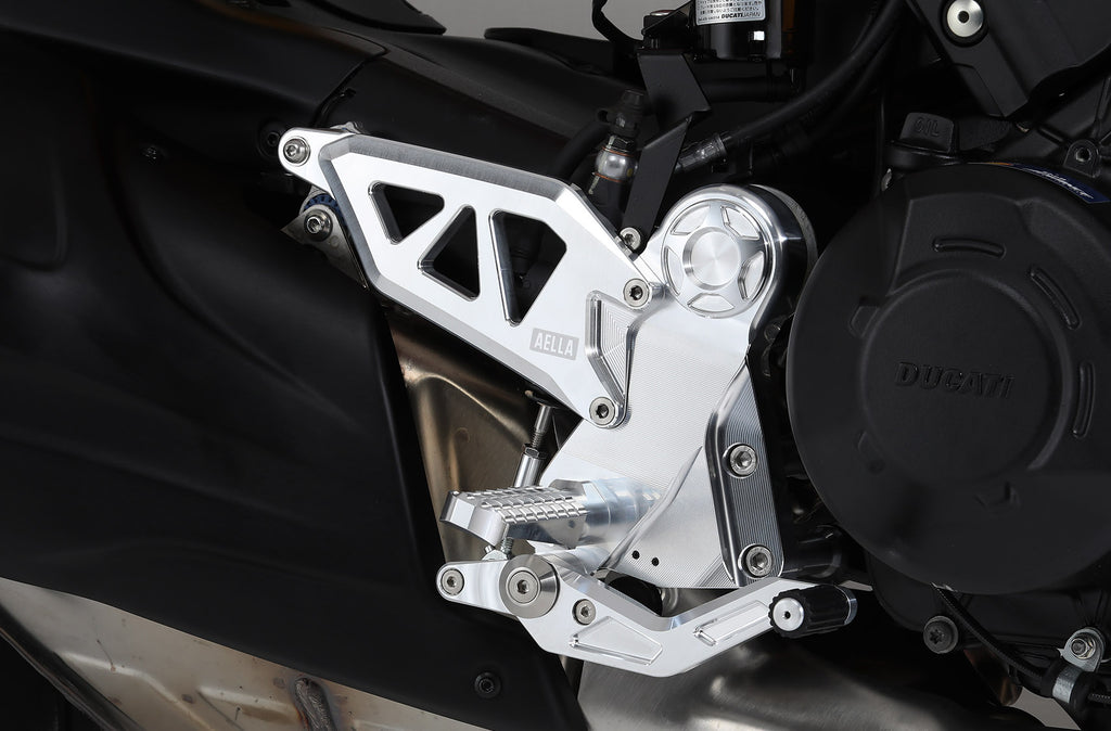 AELLA Adjustable Rearset Kit（DUCATI DIAVEL V4) AE-10111-PO