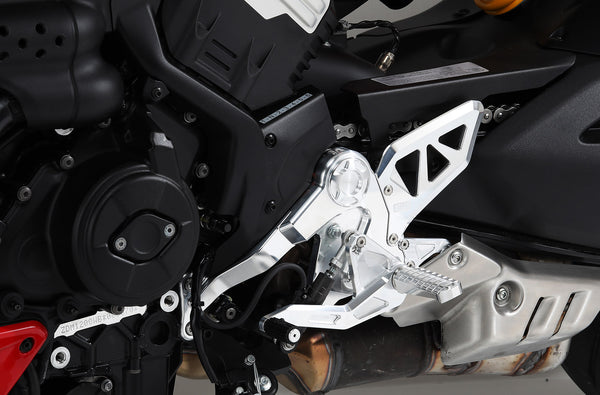 AELLA Adjustable Rearset Kit（DUCATI DIAVEL V4) AE-10111-PO