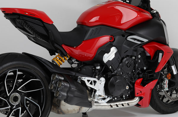 AELLA Adjustable Rearset Kit（DUCATI DIAVEL V4) AE-10111-PO