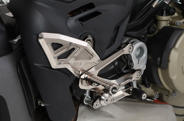 AELLA Adjustable Rearset Kit（DUCATI StreetFighter V4 25-) AE-10112