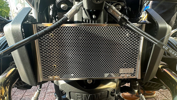 AELLA Oil Cooler Guard (R12/R12nineT): Black AE-57033BK