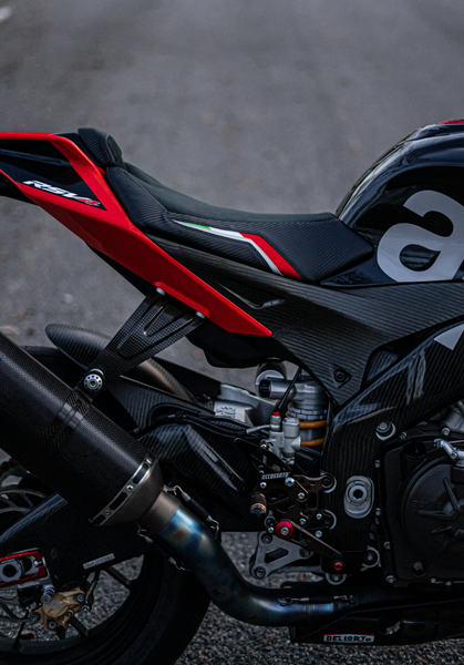 Aprilia | RSV4 09-20 | Team Italia Suede | Rider Seat Cover