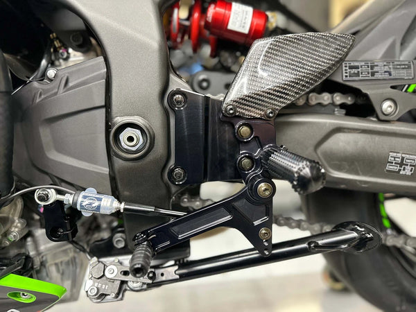 Graves Motorsports Kawasaki ZX-4RR / ZX-4R Adjustable Rearsets