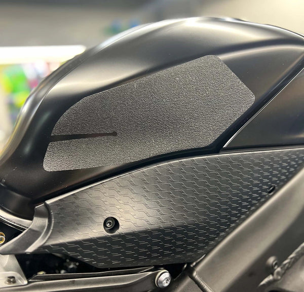 Graves Motorsports Yamaha R6 Tank Grip