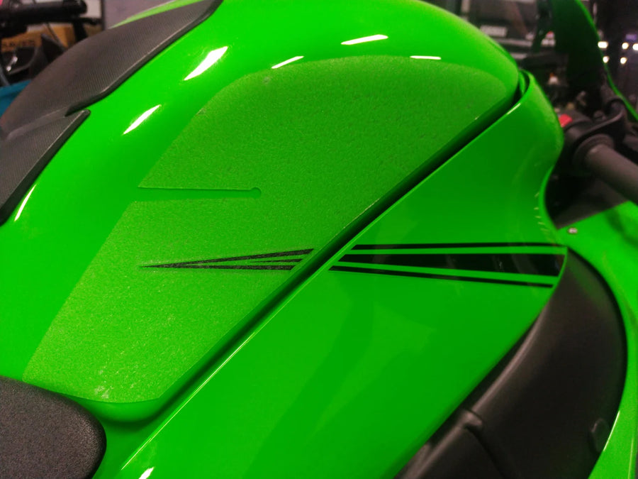 Graves Motorsports Kawasaki ZX-10R Tank Grip