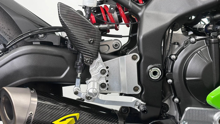 Graves Motorsports Kawasaki ZX-4RR / ZX-4R Adjustable Rearsets - Silver