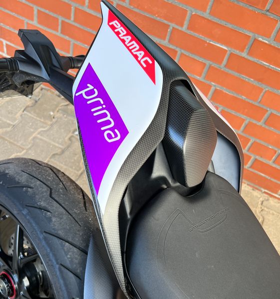 rear seat cover carbon for Panigale V2 / V4, Streetfighter V2 / V4 image 2