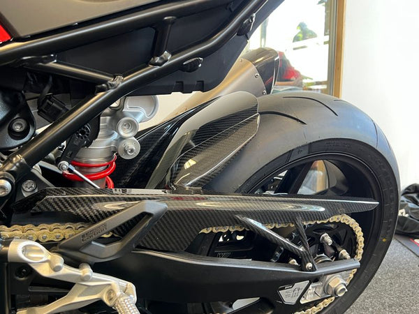 rear hugger carbon for BMW image 3