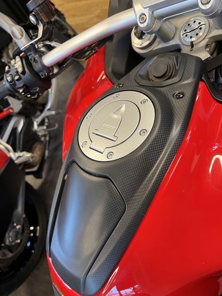 tank cover carbon for Ducati Multistrada V4 image 3